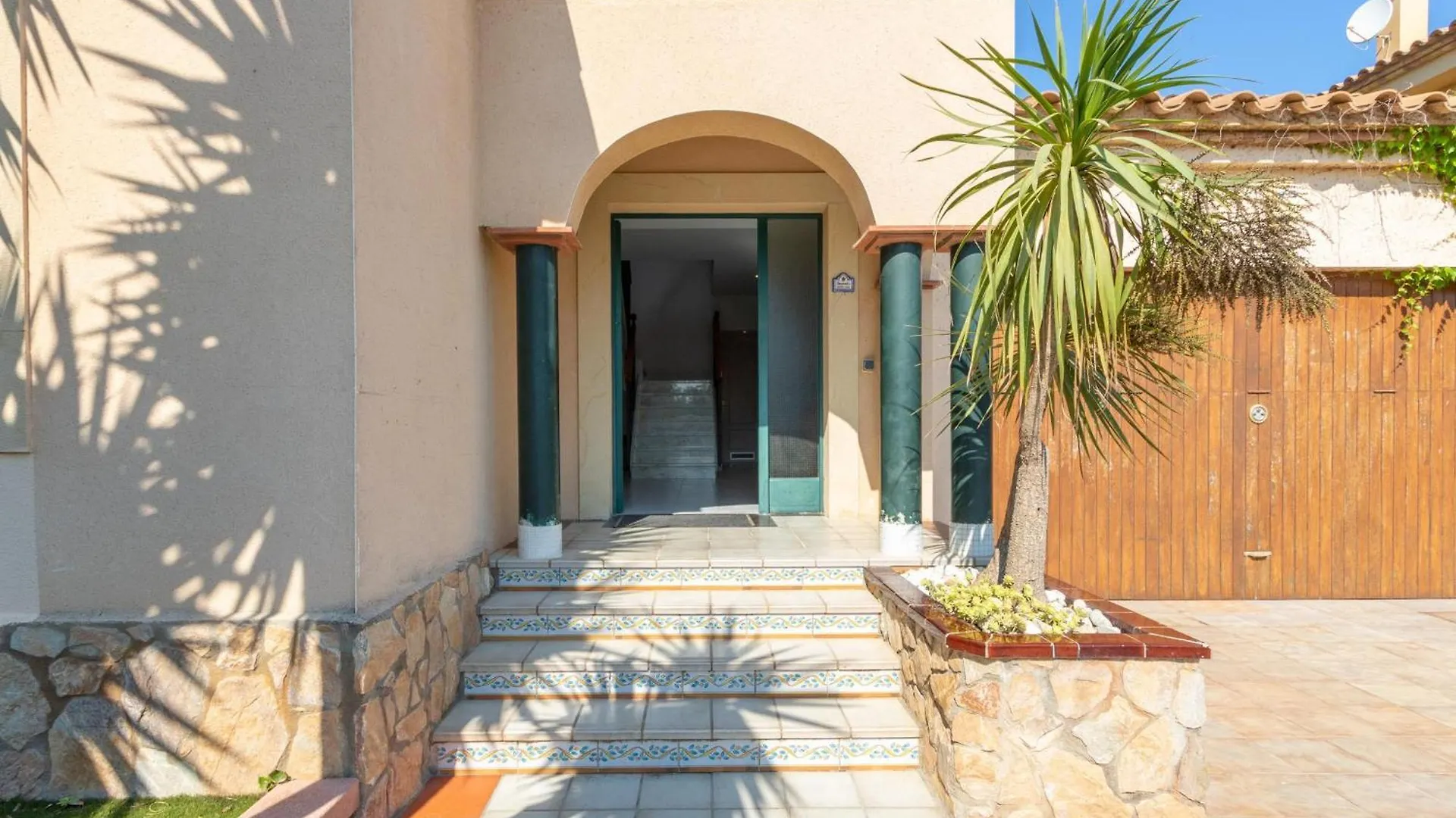 Casa De Lujo En Primera Linea: Piscina, A/A, Wi-Fi, Barbacoa, Jardin, 50M De La Playa. - Es-89-113 Sant Pere Pescador Holiday home
